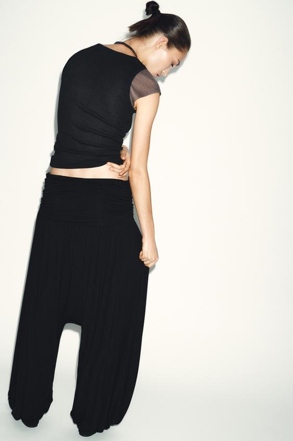 ZARA СТРУЯЩИЕСЯ БРЮКИ BAGGY, ЧЕРНЫЙ