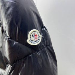 Пуховик Moncler