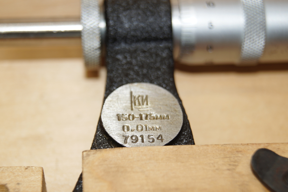Микрометр резьбовой МВМ- 175 (150-175мм.) Ц/д 0,01мм. ГОСТ 4380-63(4 пары вставок)