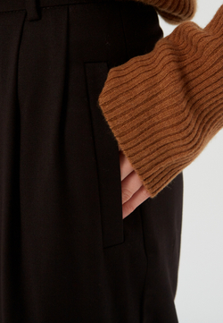 Брюки свободного кроя из итальянской поливискозы черные