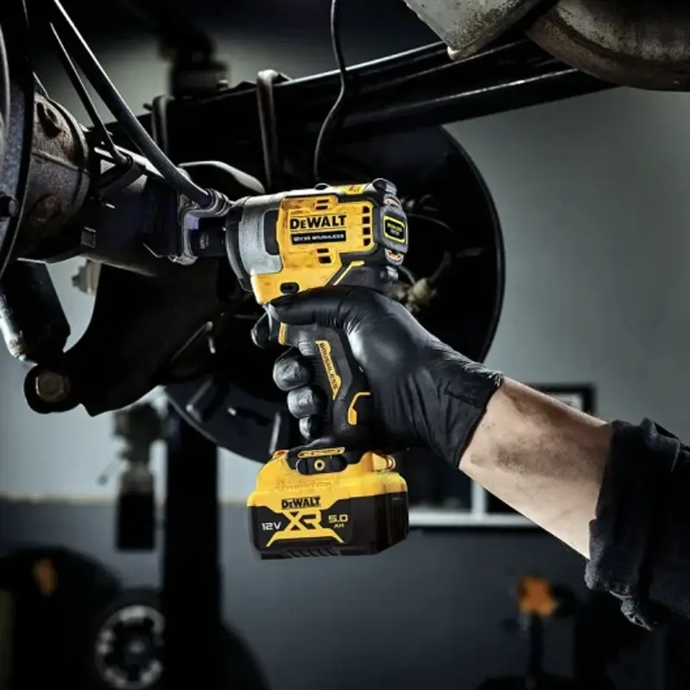 DeWalt DCF901P1G аккумуляторный гайковерт (1 x 5 Ач, ЗУ)