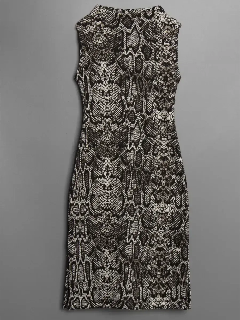 Платье для девочки летнее без рукавов