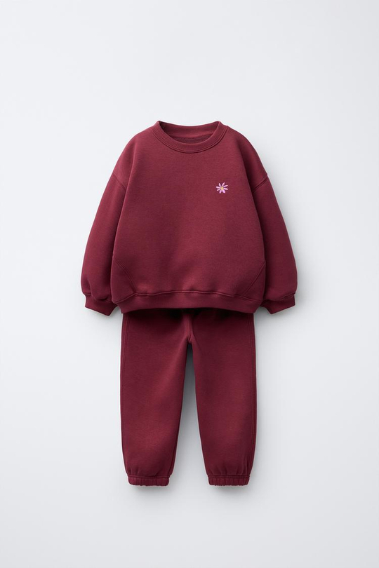 ZARA КОМПЛЕКТ ИЗ ТОЛСТОВКИ И ДЖОГГЕРОВ С ВЫШИВКОЙ, ГРАНАТОВЫЙ