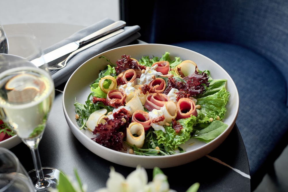 Тарелка с бортом d=21.5 cм,фарфор "NOBLE" серия "Fine Plus-Light Grey"