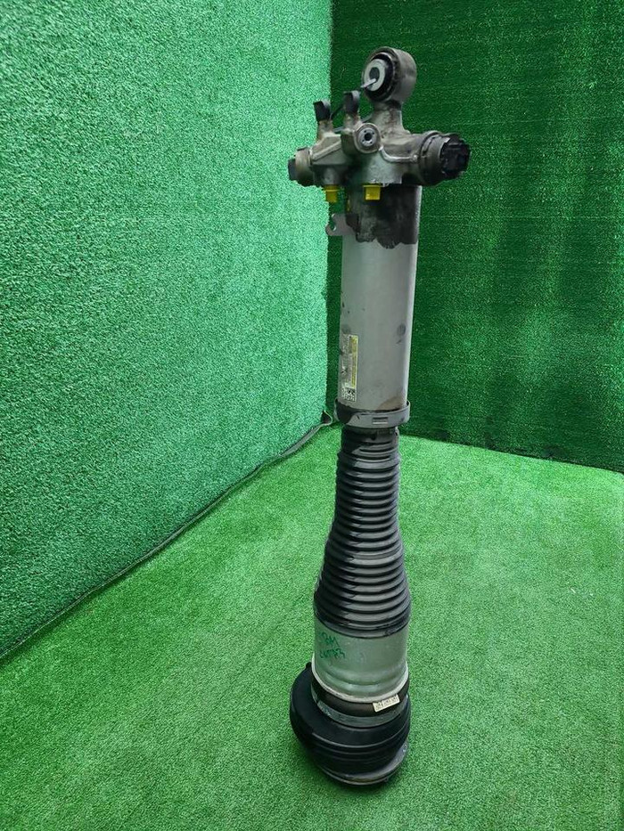 Стойка пневматическая правая Mercedes S W223 20-нв