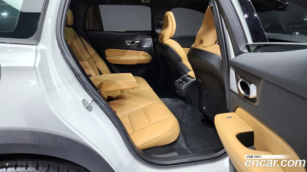 Volvo V60 Cross Country 2 Generation B5 Pro AWD (05.2022)