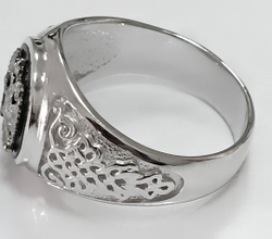 Ювелирное кольцо из серебра с гербом