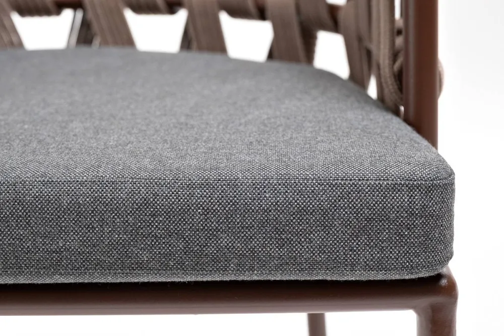 "Диего" стул плетеный из роупа, каркас из стали коричневый (RAL8016) муар, роуп коричневый круглый, ткань темно-серая 027