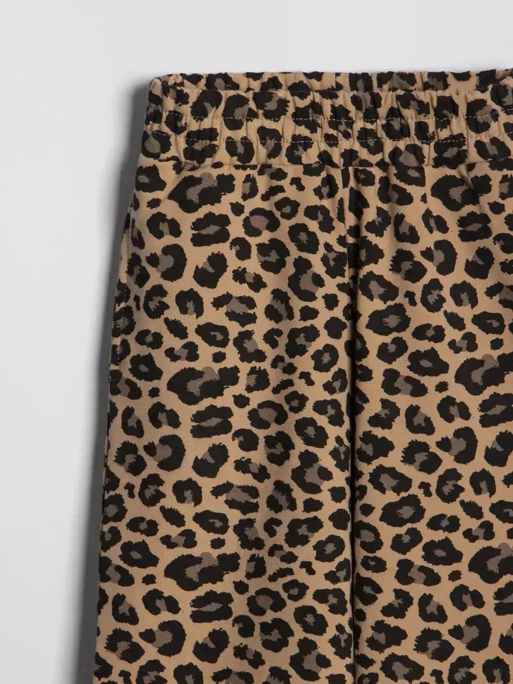 Леопардовый костюм для девочки на осень