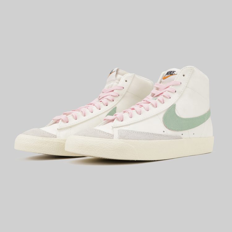 Кроссовки Nike Blazer Mid '77 PRM артикул:DO9787-100 - купить в магазине Дайс