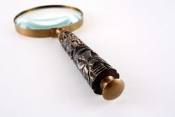 Лупа с резной ручкой