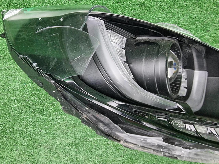 Битая Фара правая Kia Picanto 3 JA (17-21) галоген