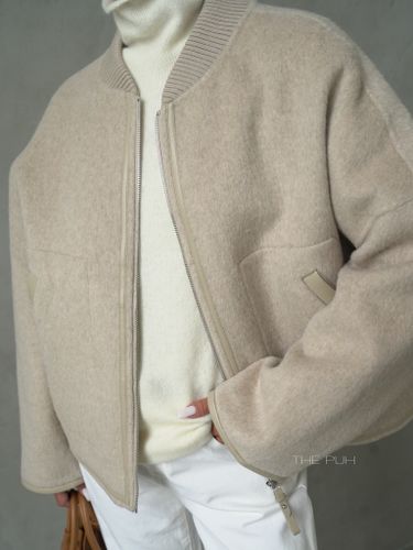 Бежевый шерстяной бомбер на молнии