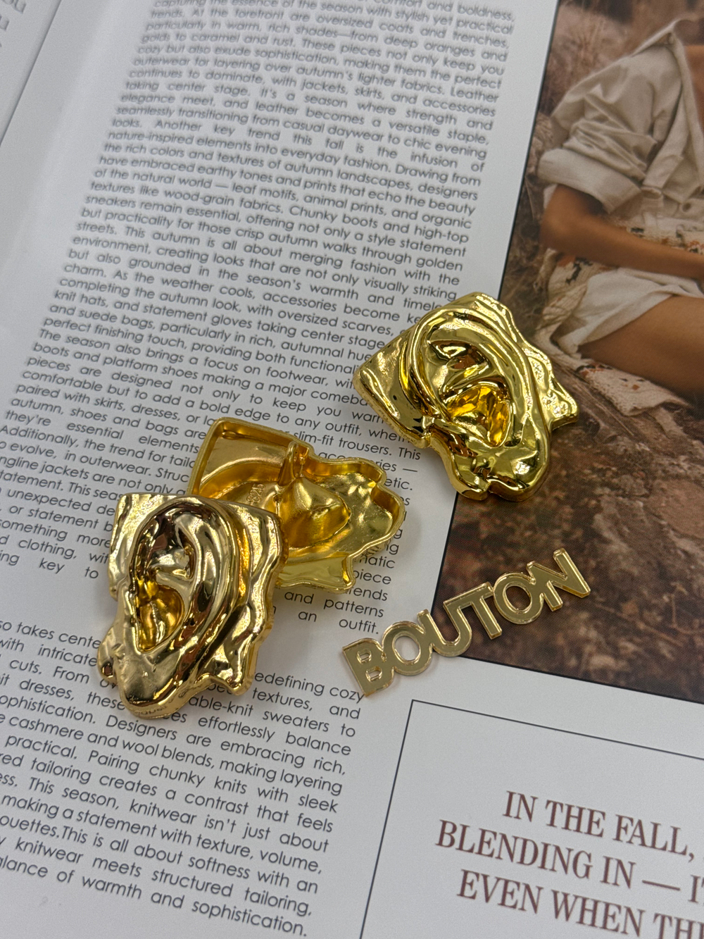 Пуговицы Скиапар. "Ухо" глянцевое лимонное золото