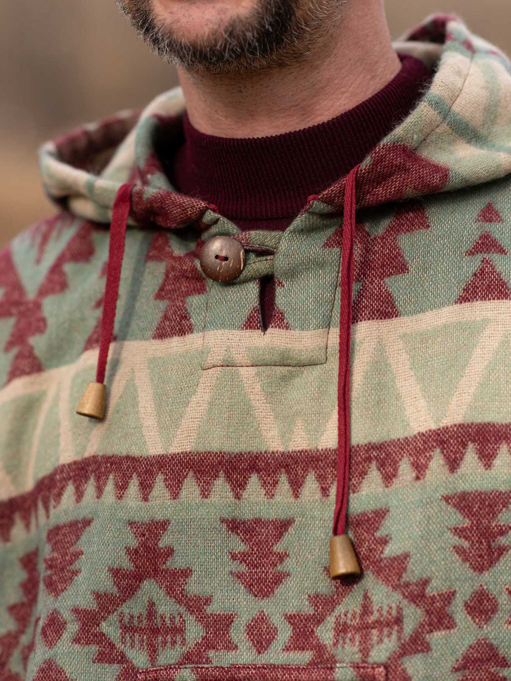 Пончо шерстяное с орнаментом