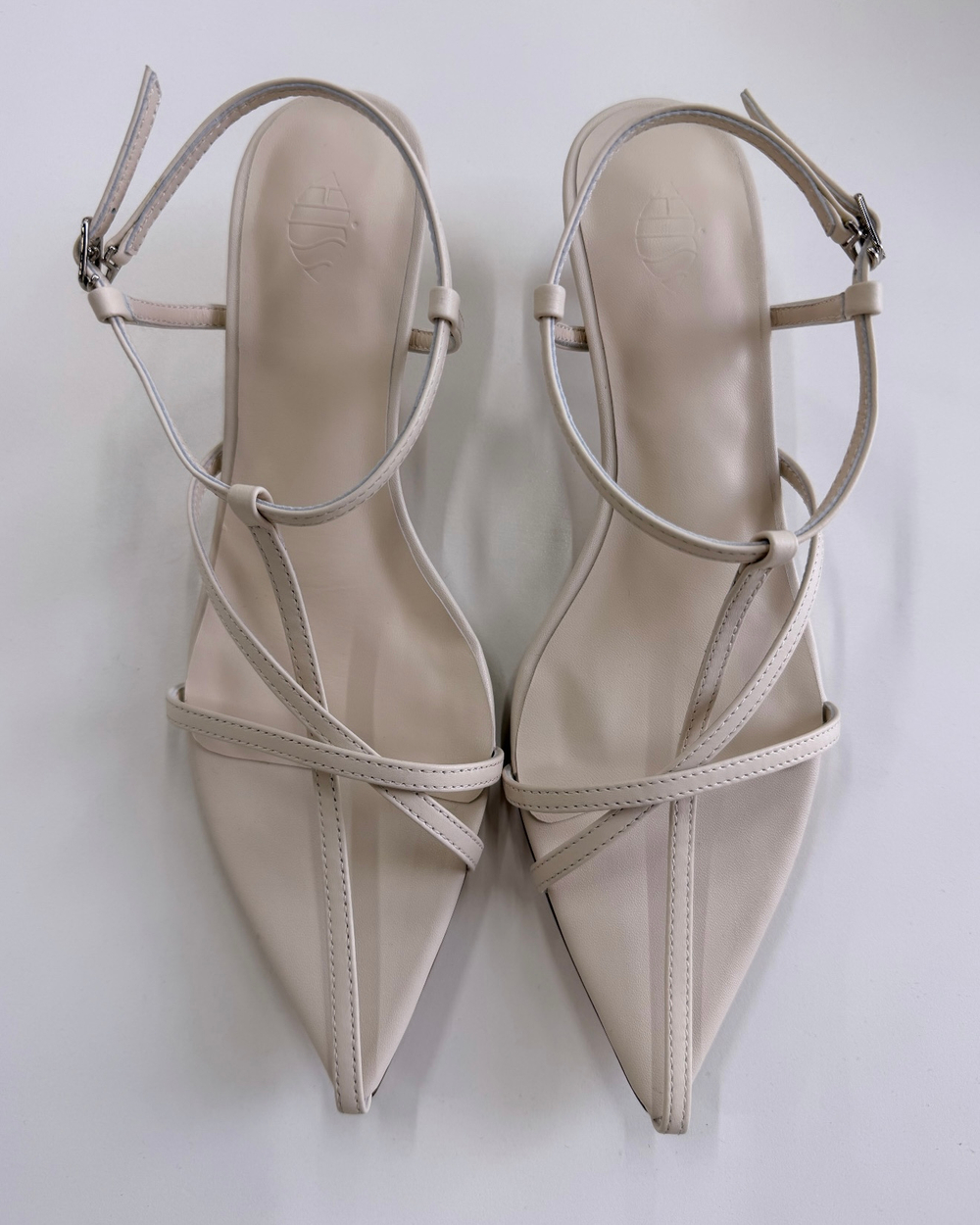 Босоножки из натуральной кожи молочный