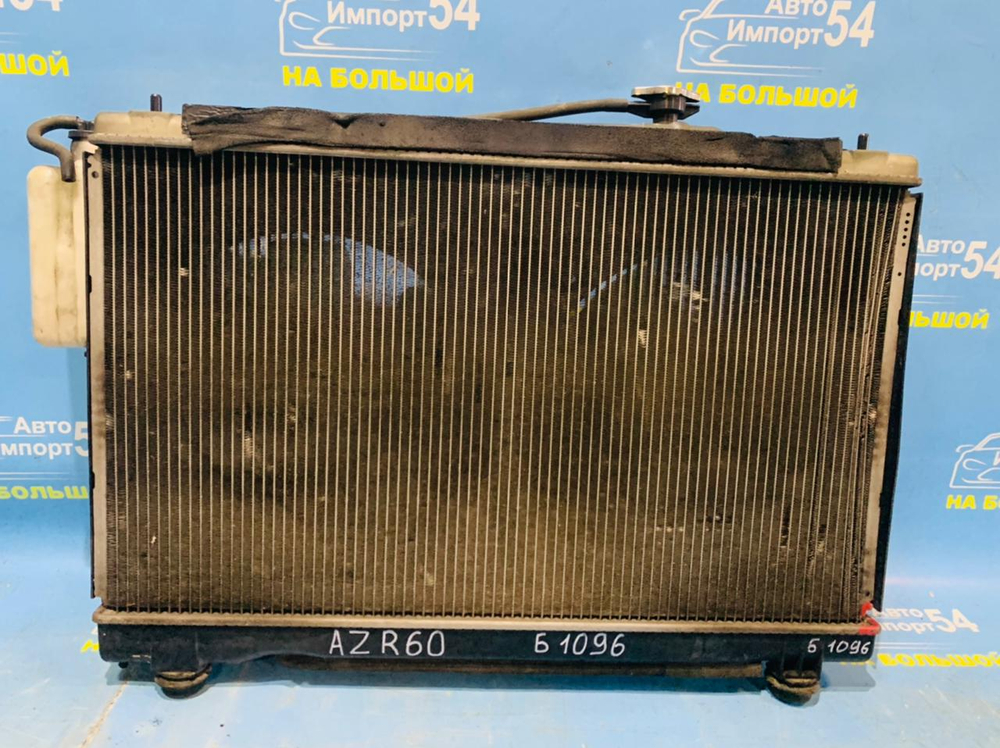 Радиатор двигателя TOYOTA NOAH 2003-2007