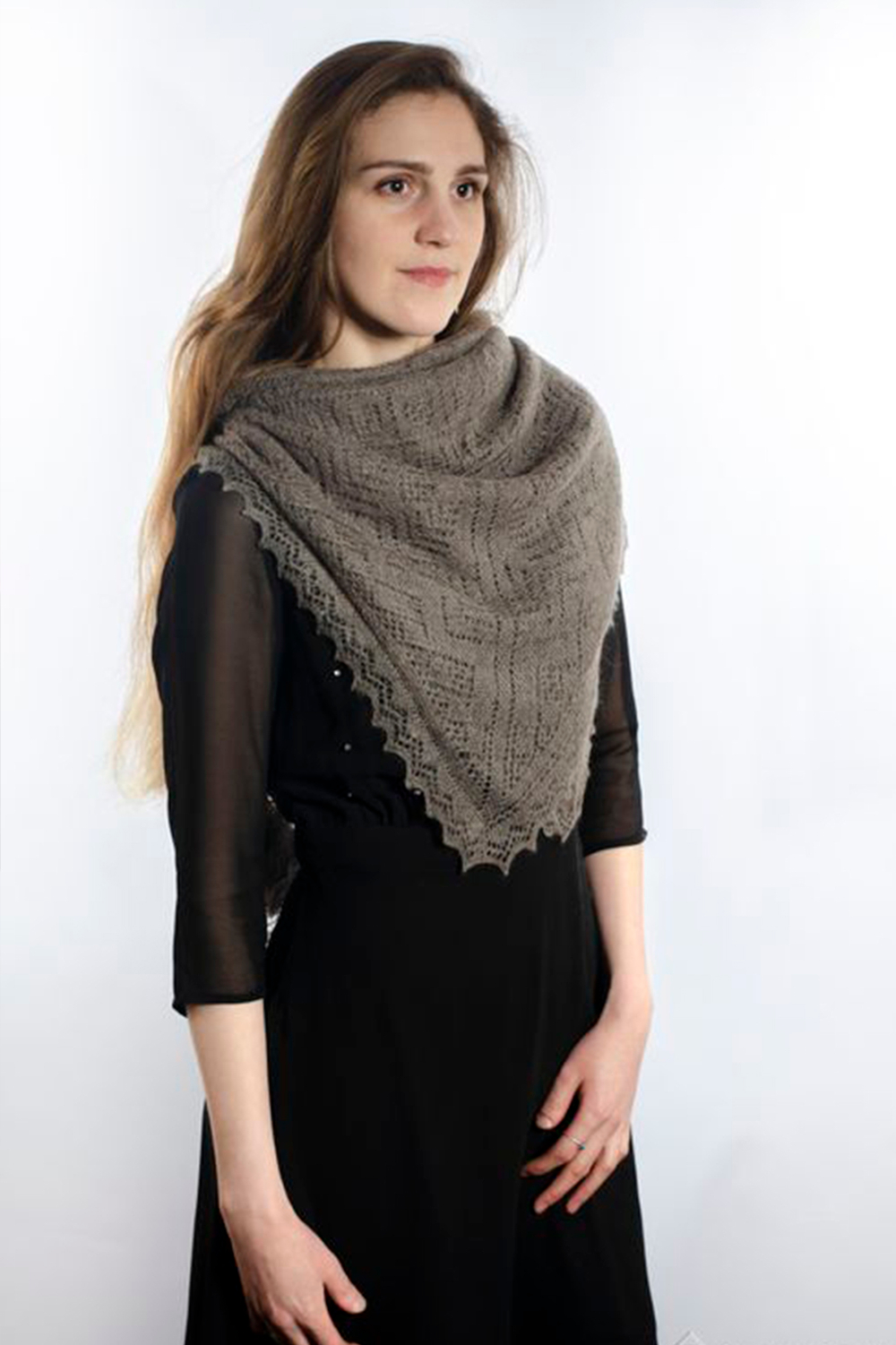 Оренбургский пуховый платок П3-120-03 серый