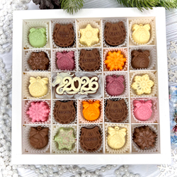 Шоколадный набор "2026. Подковы": шоколадка-надпись и 23 конфеты ручной работы