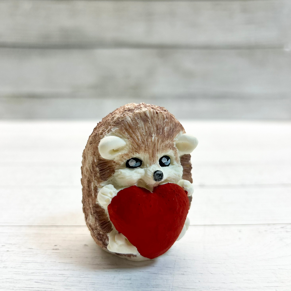 Фигурка из шоколадной глазури "Ёжик"