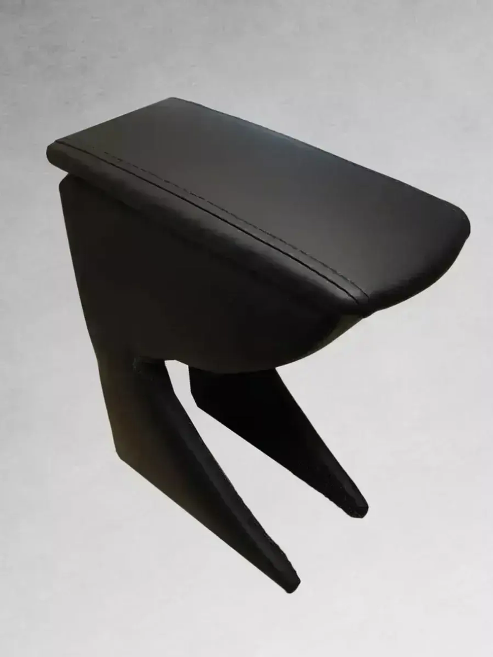 Подлокотник Рено Логан (2004-2022)