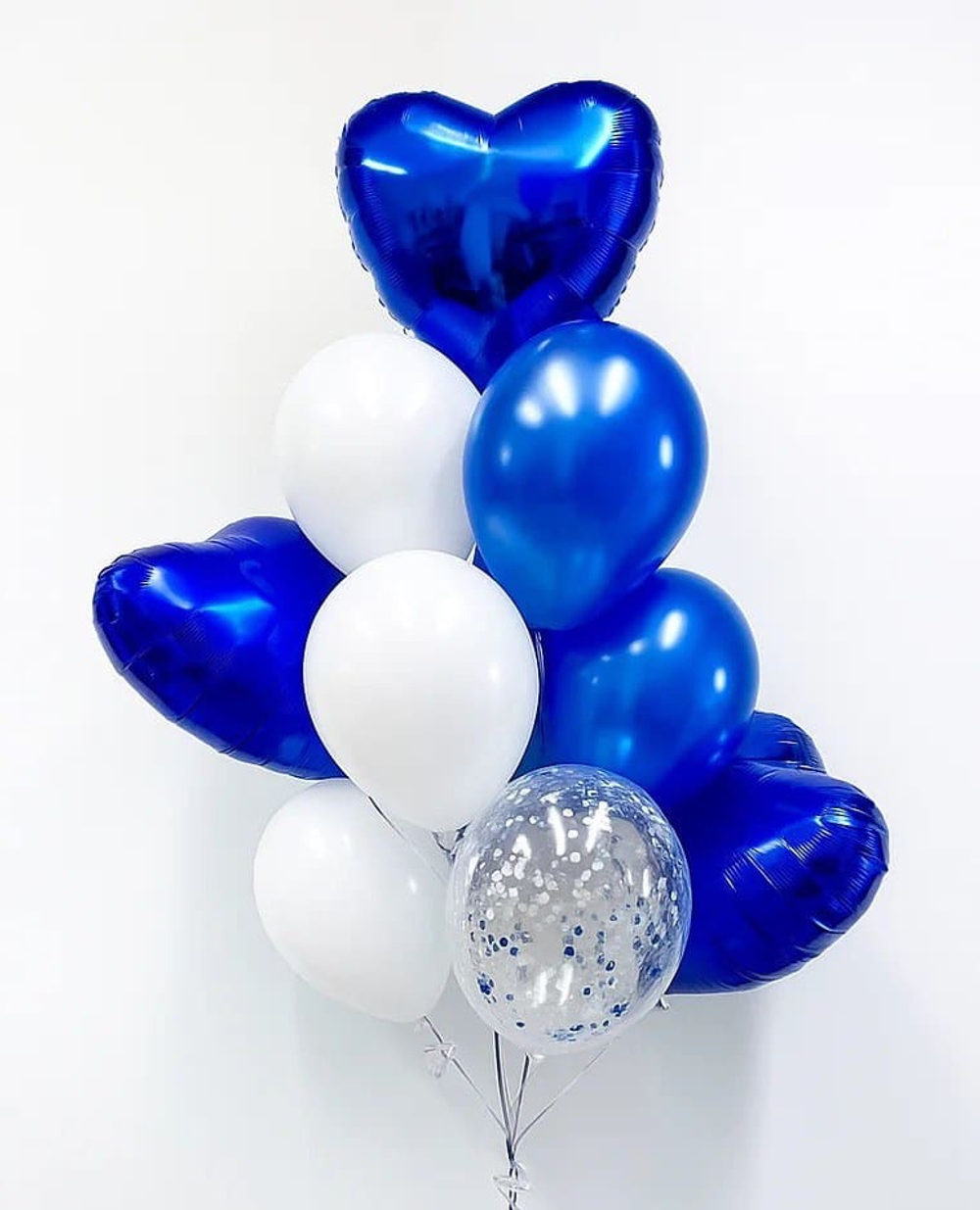 Букет шаров с синими сердцами