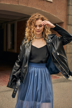 Косуха черная medium с контрастной отстрочкой мягкая кожа