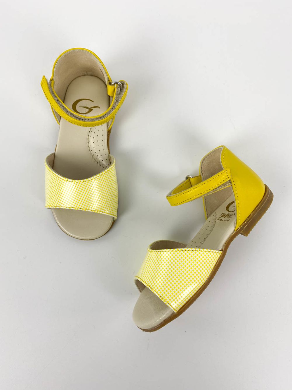 Новые сандалии Galucci, 24