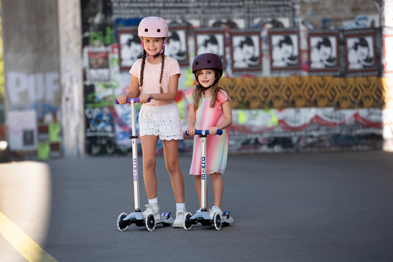 Самокат Maxi Micro Deluxe Flux LED Синий