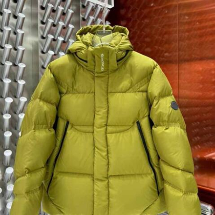 Пуховик Moncler