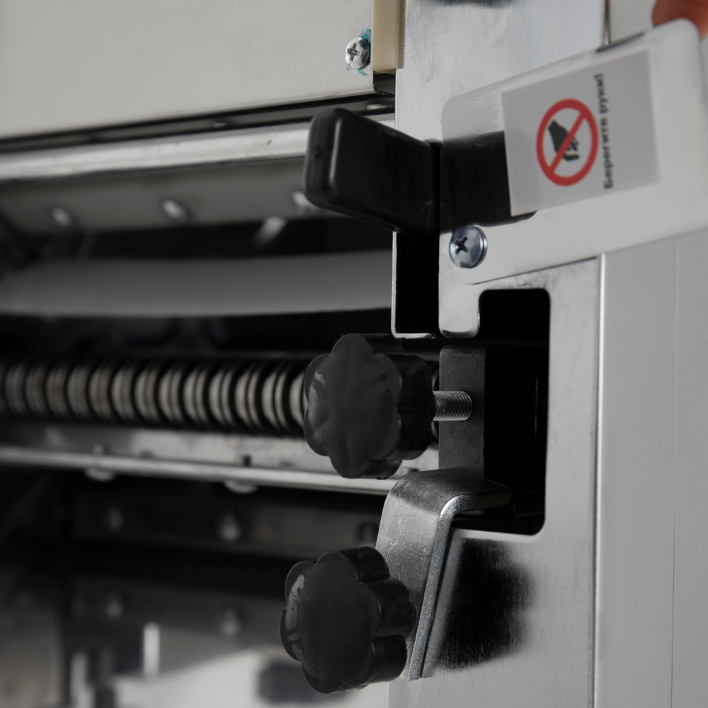 Тестораскатка-лапшерезка электрическая Foodatlas RHH-260M