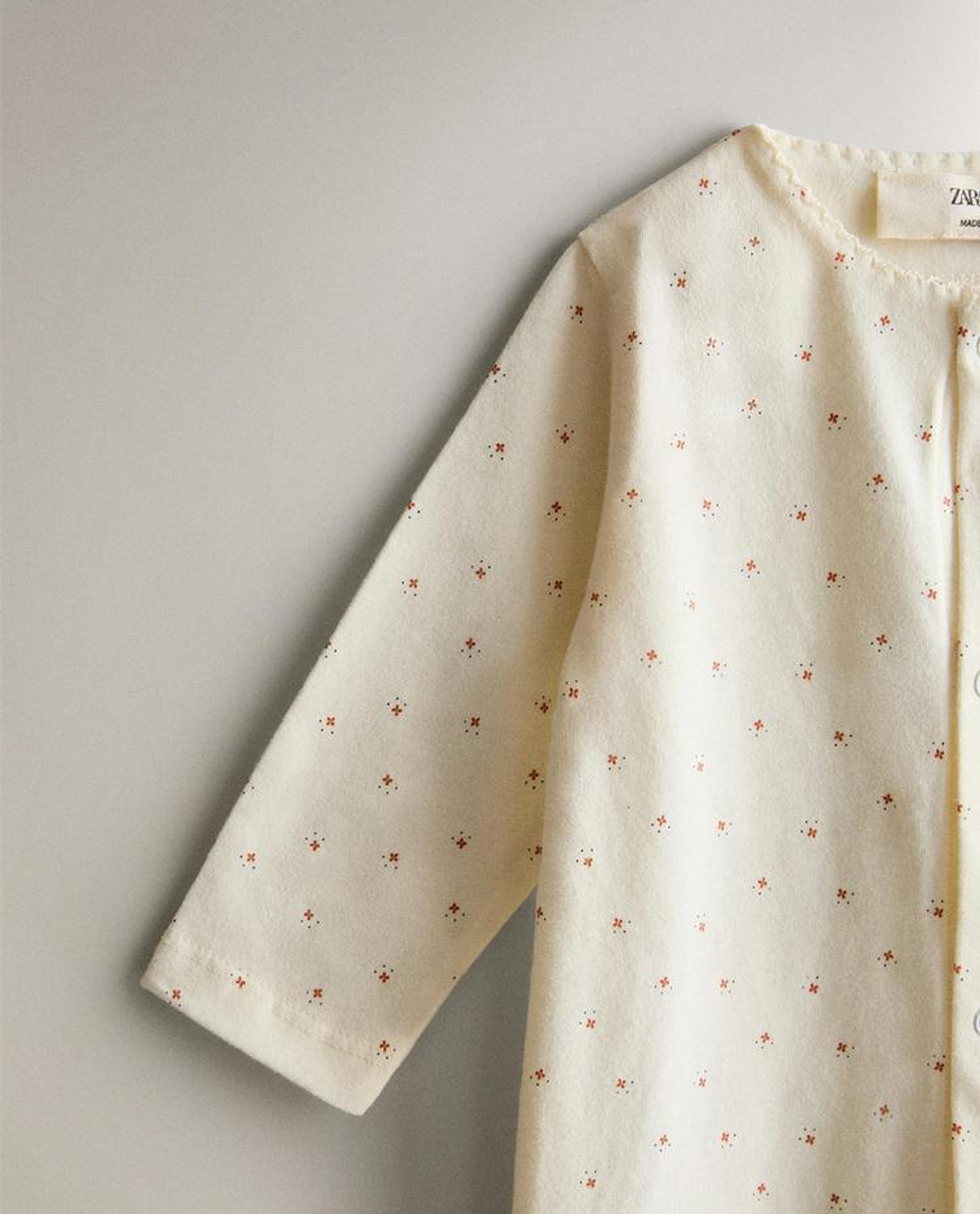 ZARA HOME ДЕТСКИЙ КОМБИНЕЗОН С ЦВЕТОЧНЫМ ПРИНТОМ, КРЕМОВЫЙ