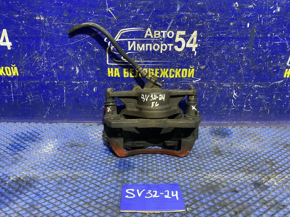 Суппорт тормозной передний левый TOYOTA CAMRY 1993