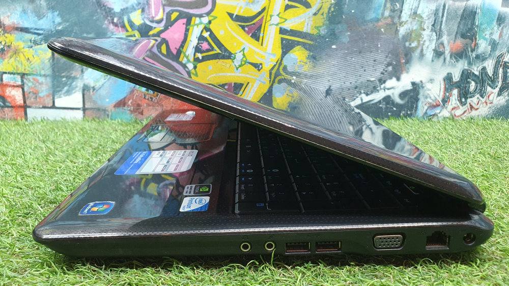 Ноутбук ASUS  Pentium/4 Gb