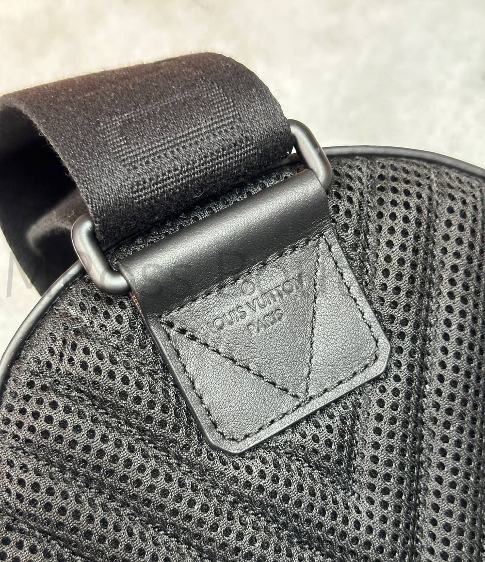 Сумка-слинг Pilot Louis Vuitton Aerogram