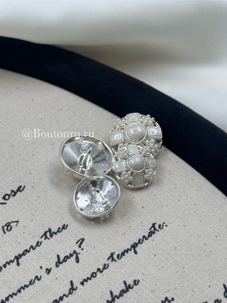 Пуговицы серебристые с квадратными деталями перламутровая белая эмаль с жемчугом
