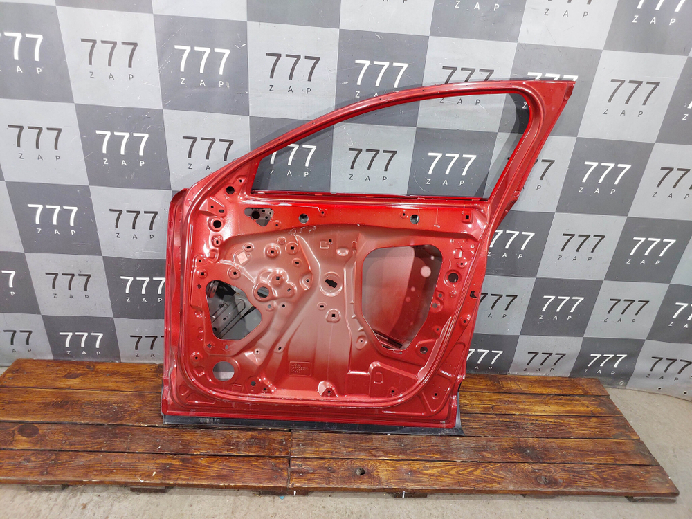 Дверь передняя правая Mazda CX-30 19-нв Б/У Оригинал DFY05802XB