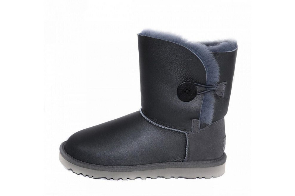 UGG Bailey Button Metallic Grey