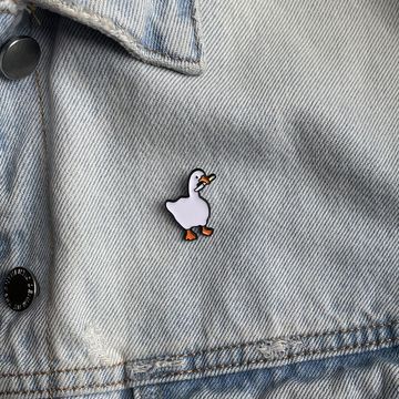 Значок металлический на одежду/Пин. Гусь с ножом