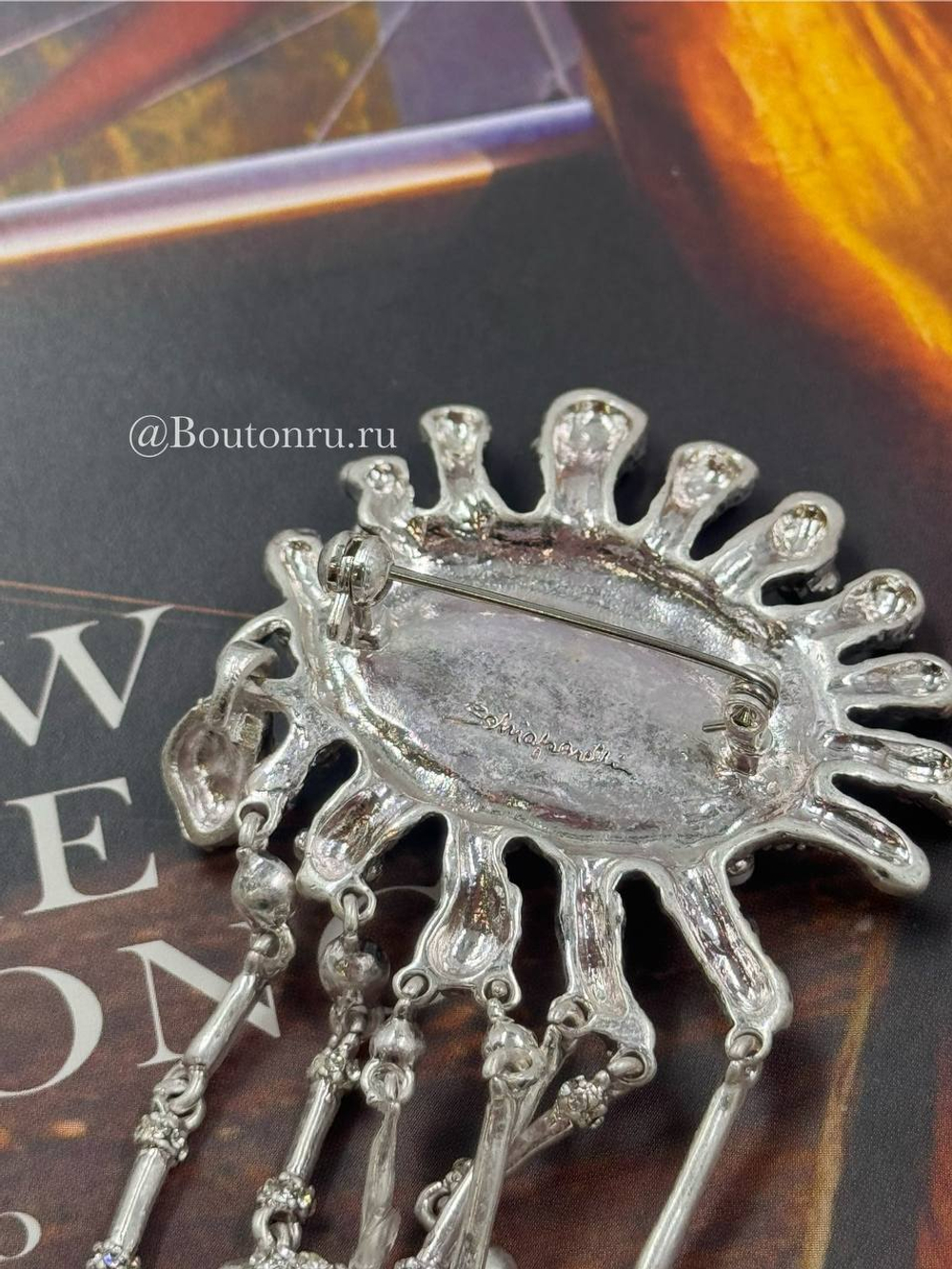 Брошь "Глаз" с эмалью и стразами серебристая Скиап.