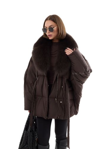 Шоколадный пуховик летучая мышь с мехом песца