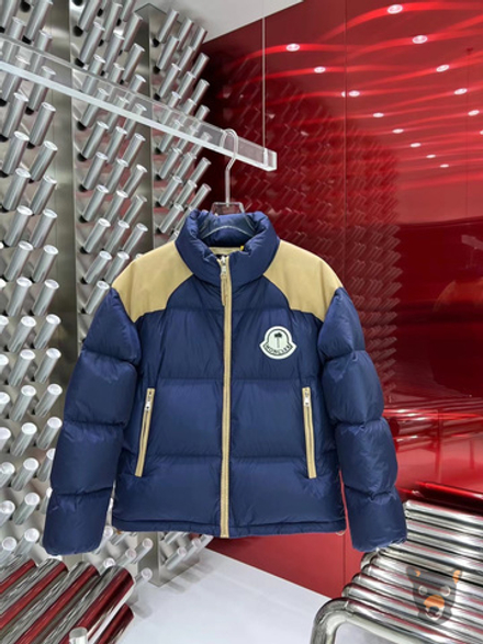 Пуховик Moncler