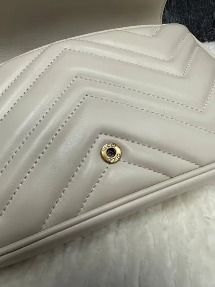 Мини-сумка Gucci GG Marmont белый