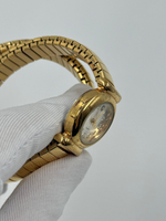 Часы на эластичном браслете