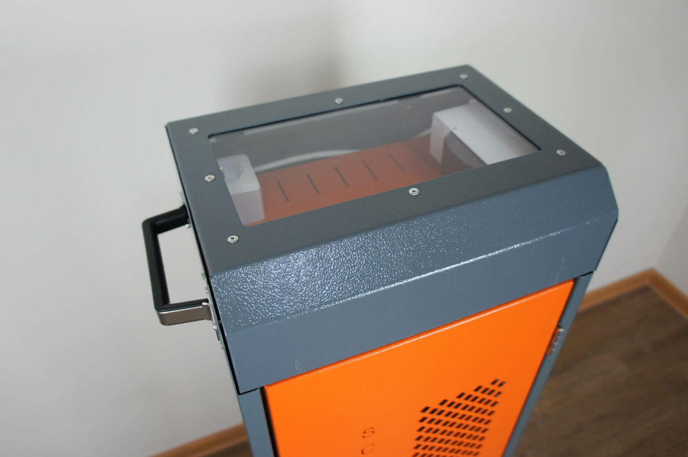 Навесной шкаф с USB выходами для зарядки 20 планшетов