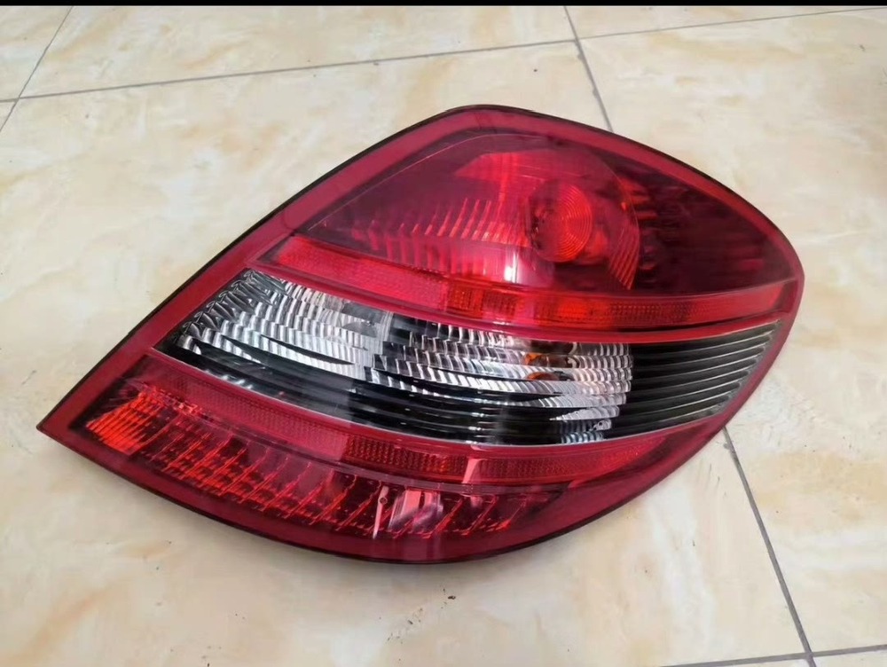 Задний фонарь (левый/правый) Mercedes-Benz SLK W171