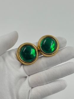 Клипсы с зелёными кабошонами Oscar de la Renta