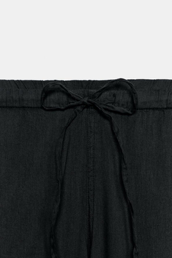 ZARA БРЮКИ СТРУЯЩЕГОСЯ КРОЯ С ДЕКОРАТИВНЫМИ ШВАМИ, ЧЕРНЫЙ