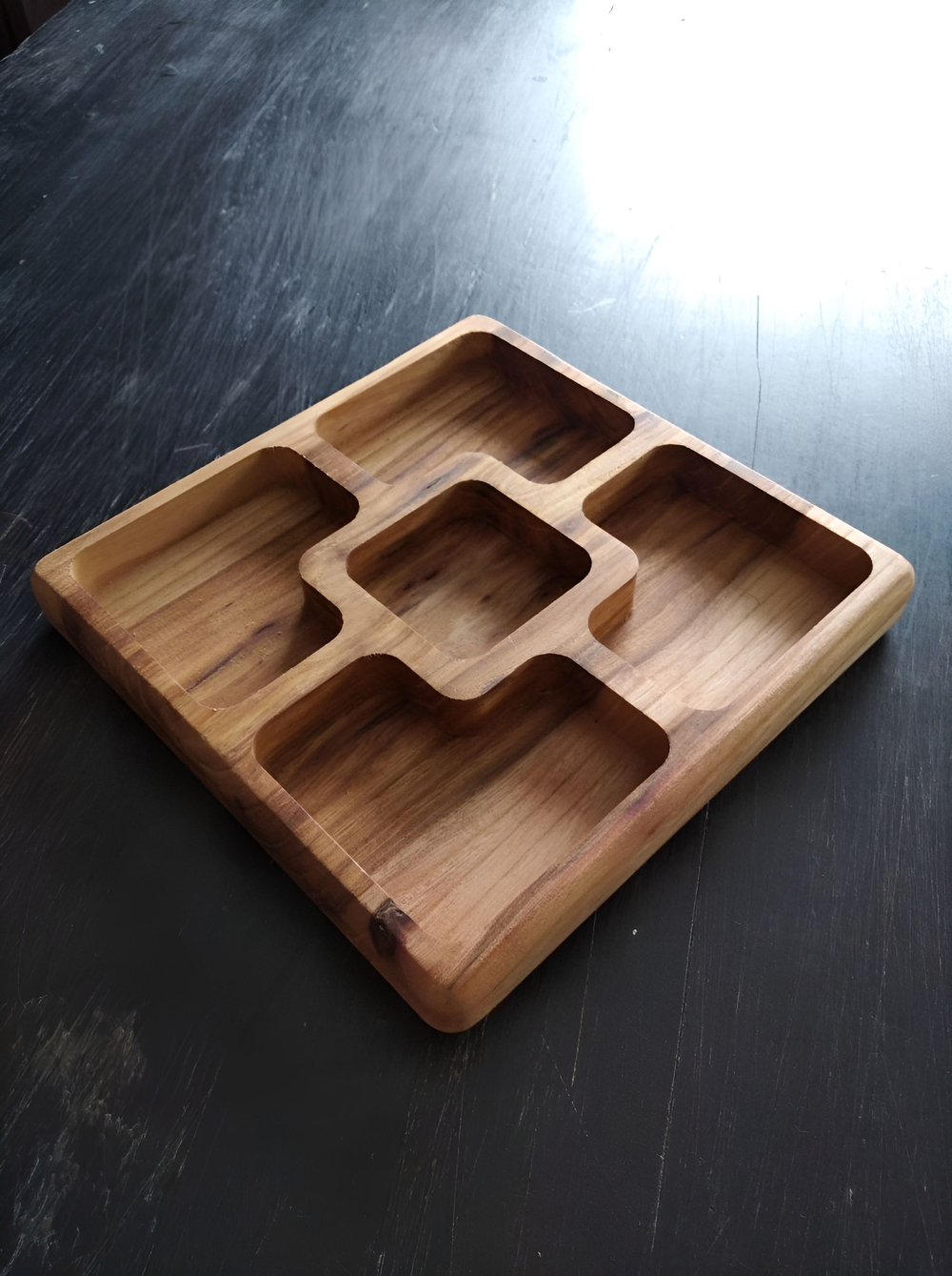 Менажница квадратная из массива бука
