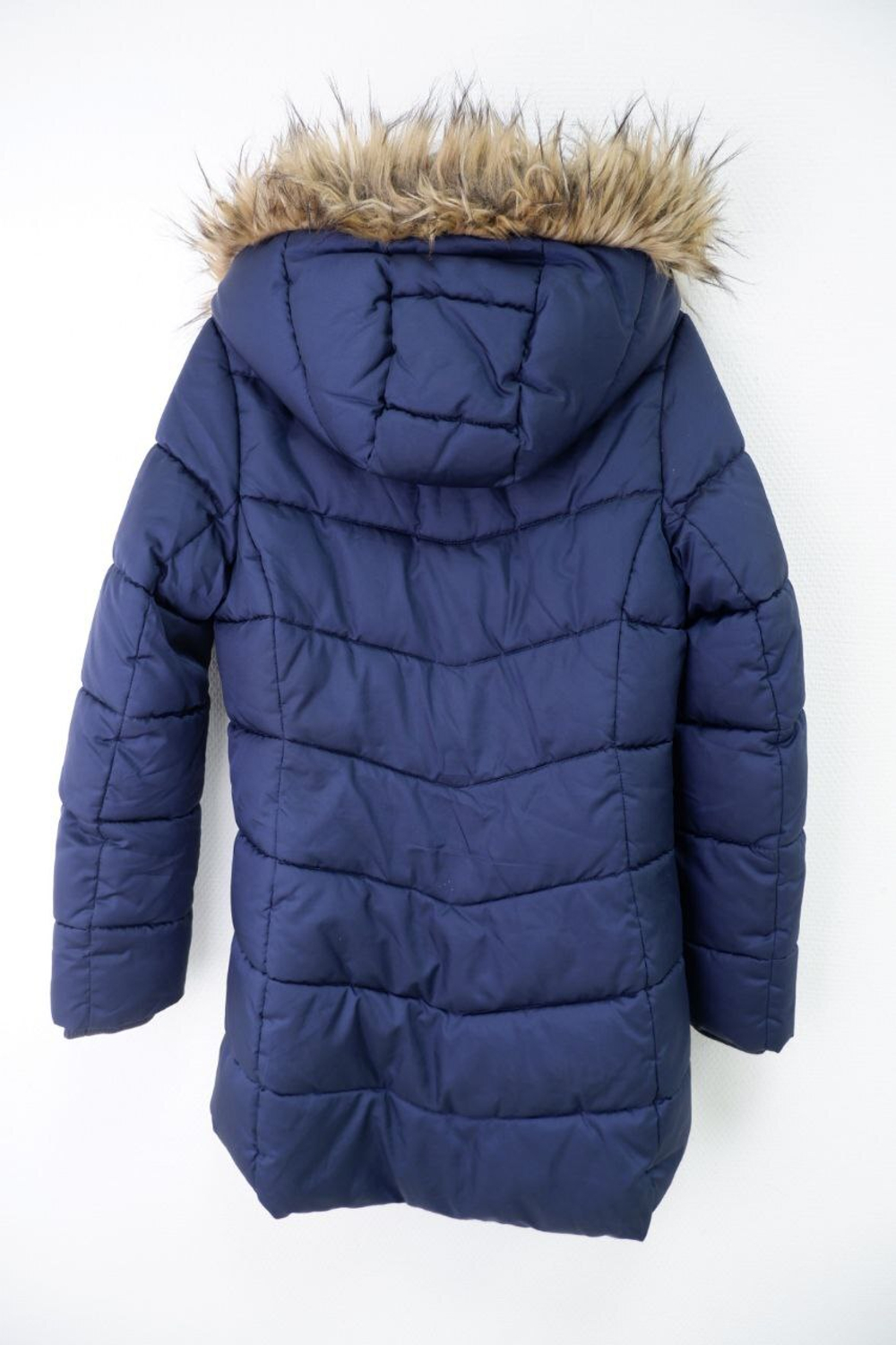 Пуховик H&M практичный на 13-14 лет